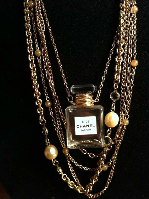 chanel vintage neclace whit perfume|chanel 5 by vintage.